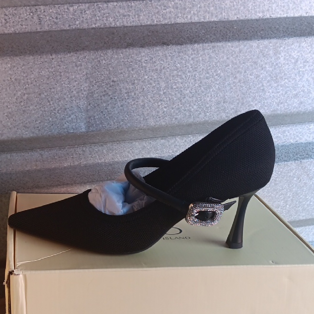 Elegant Black Heels with Rhinestone Buckle